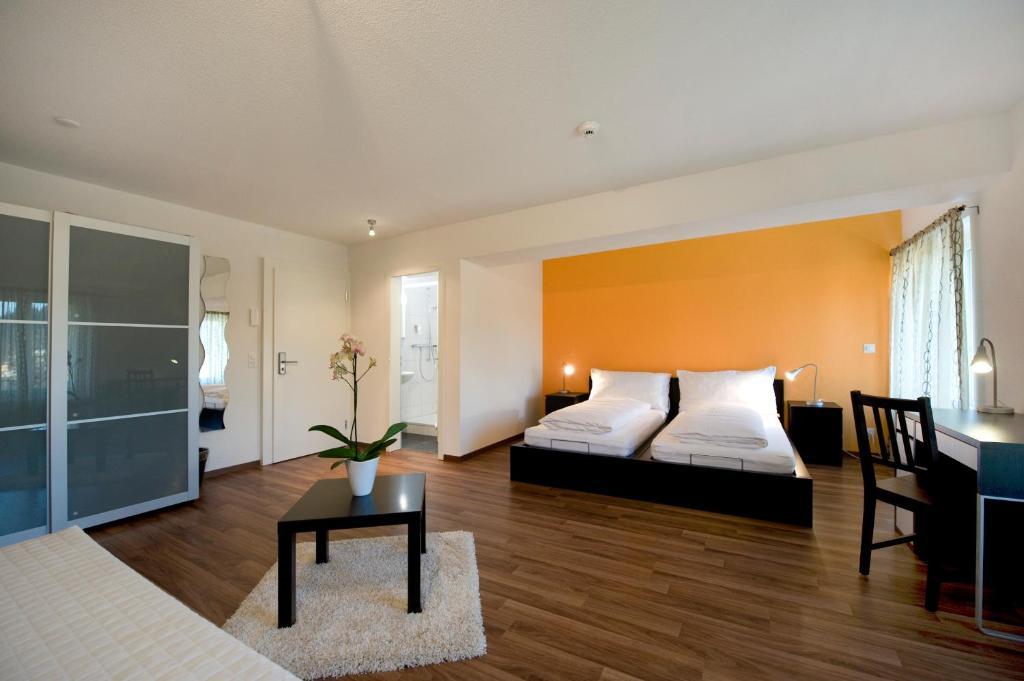 Hotel Restaurant Roessli Uetendorf Habitación foto