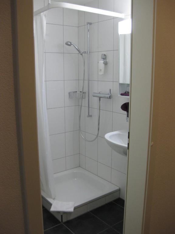 Hotel Restaurant Roessli Uetendorf Habitación foto